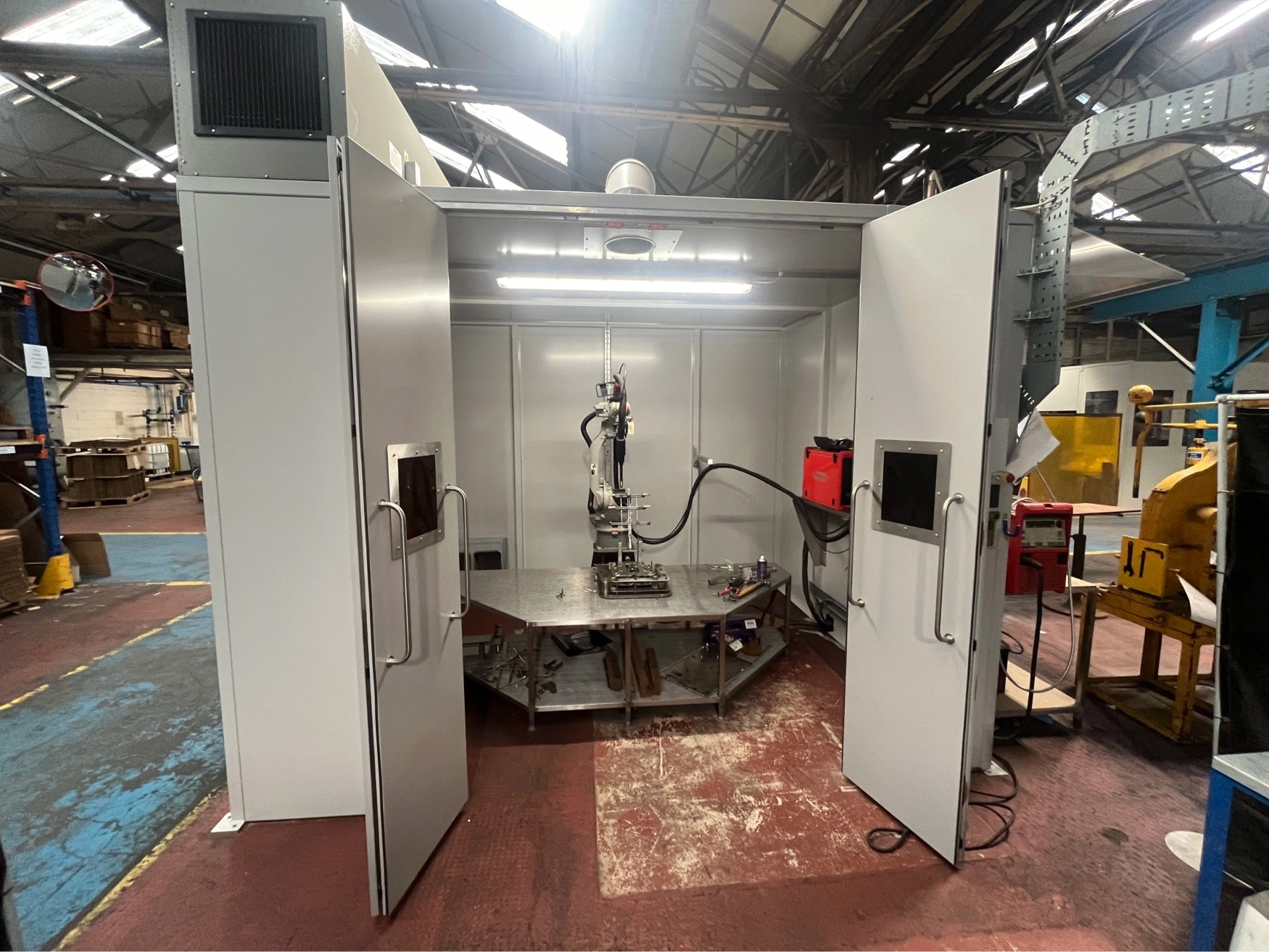 Robotic Welder live - 2025